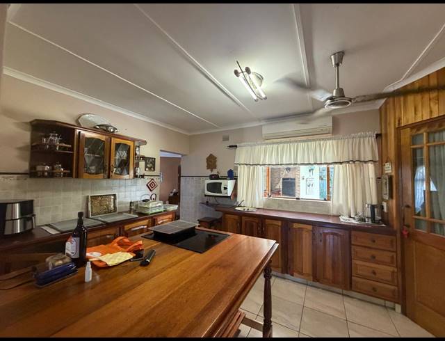 3 BEDROOM FREEHOLD FOR SALE IN MEER EN SEE